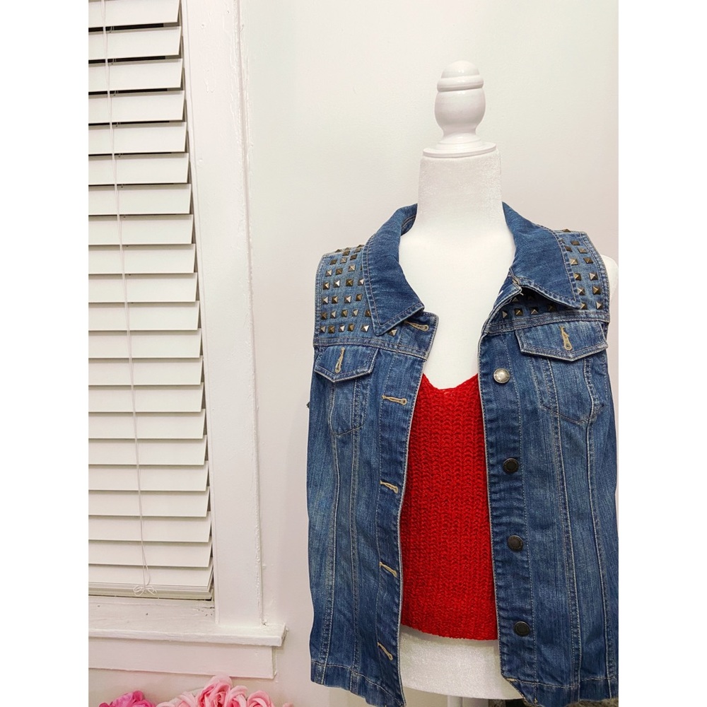 Sleeveless Button Up Jean Jacket